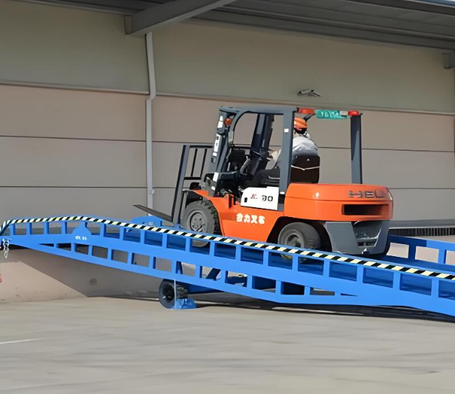汾阳移动式卸货平台（叉车用）